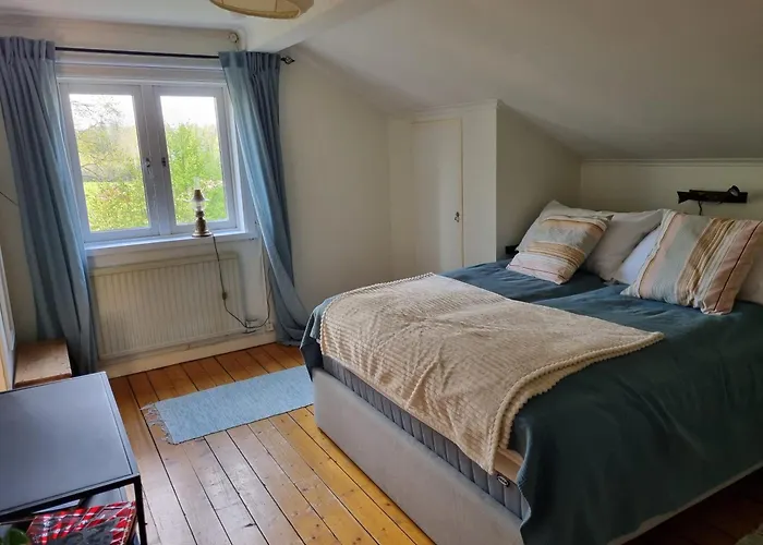 Mysigt Hus Utanfoer Jaervsoe