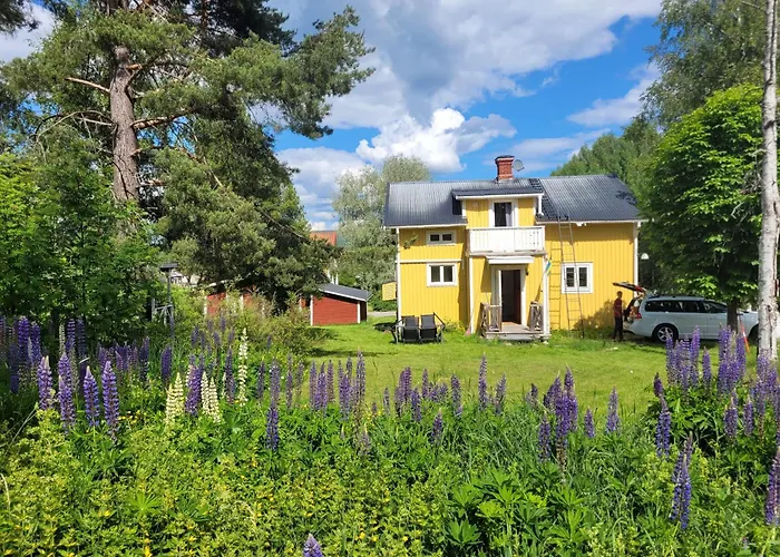 Mysigt Hus Utanfoer Jaervsoe